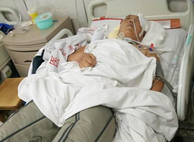 ÿ�컨������Ԫ�������ظ������������ĸ�ס���һ��ϲ������Ϊ�֣��������ˣ�ĸ��Ҳ�����ĳ���û��ĸ�׾�û���ң����ȴ��֪���Լ��ܲ��ܾȻ�ĸ�ס���������Ҳ��Ǯ�ð�Ķ����ˣ����������֢�໤��ÿ������Ԫ��ҽ�Ʒѣ������Ͳ���ԣ�ļ�ͥ���Ѿ�����·������&hellip;