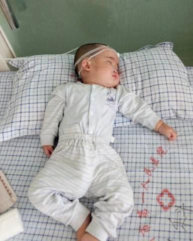 2016��7��22�գ�������������ȥ�˽�����ͯҽԺ��סԺ25�죬�ܹ������������Σ���û�гɹ��������ڼ����Ʒ��ú���������ֻ��˽���������Ϊ���Ų��ɹ���ҽ����֪��������Ҫ����������Ԥ�ƻ���15�����ϡ�����û���˷��þ�ֻ�ܰ�����Ժ���ص��˼�����ں���ÿ���ǿ���θ�ܴ���ά����������