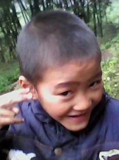 �ۿ�Ҫ�����㣬���´���û�ؼң����񻪱�վ�ڼ��ſں��˼����������Ӳ�û��Ӧ����ʱ������ͻȻ����ղ����˺�������&ldquo;�ղŲ����Ƕ����ں�������?&rdquo;�뵽������񻪲�������һ���亹����Ȼ�Ĵ���ң�ϣ�����Ӳ�����¡�