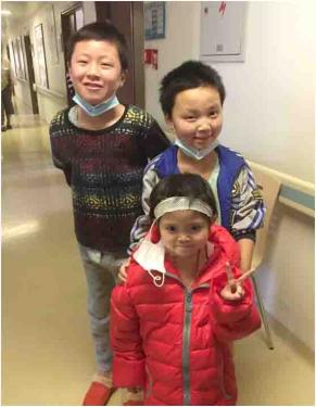 ����ͭͭ���ͱ��Ͱ��ˣ��������������Դ�л���ĺ��ӣ�����ʹ����İ����£�������ҹ�����&ldquo;����ŵ���滥������&ldquo;������������������ָ����ã���ν�Ե������ĳ����ѪԵ��ͬ�����ϵ������ϵ��