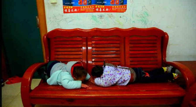 ������˼���������Ҳ���ǻ�Ц���ϡ�Ҳ������˼�򵥣�ֻҪû�£����Ƕ��ẩ���İ�Ц�ݹ������ϡ������ǵ�������������û���κη��ţ���Ҳ�������ϲԸ����ǿ�����һ�ȴ���������ͻƽ�ؼҴ򹤣��ٱ�ʱ����С�һ�����һ�������ӵ����