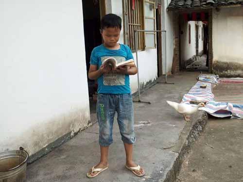 ��ʱ10������ƣ����������������������ӣ�����Ҳ�������ӣ�Ŀǰ��ÿ���µ����ƷѾ�Ҫ6000Ԫ���ң�����Ļ���һ��⻹Ƿ�²�����ծ���ְ�����������࣬ͷ�������ˣ����Ա�ͬ�����������ࡣ