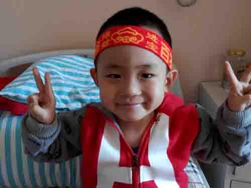 ��С������ÿ��Ҫ�������޵Ĵ��룬ÿ��20����Ҫ��һ��Сҩ��С�����ǳ����£�������Ϊ��ҹ����ƣ�������裬������˵&ldquo;���裡����û�£������ò�����Ǯ�������������Ͱְֵ��ö�ö�ĵط��档&rdquo;���µĺ��Ӹ����ø�ĸ���ġ�