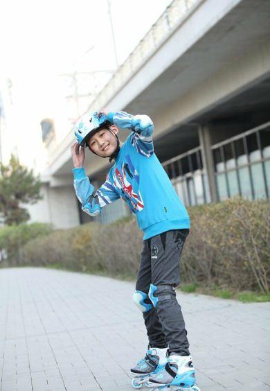 �⼸ʮ��ĵĻ��Ʒ������ɽһ��ѹ��һ�������ϡ�����������ҽԺ�չ��ź��ӣ��ְֻ�������㹤����������ػʱ�䳤�̣�����ÿ�칤��Ϊ���ӵ�ҽ�Ʒ���Ŭ����Ǯ��ÿ�ο������ӻ���ʱʹ������ӣ���������͵͵����ĬĬ���ᡣ