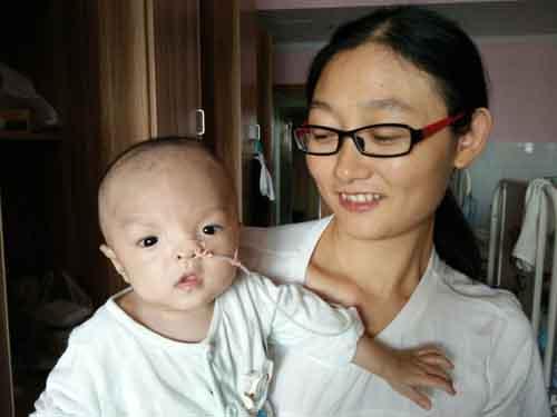 ���������������ˣ����ӵ���������ʳ�������������������������������ڸ߰�������ҽԺ��ҽ���豸���ޣ���������120�Ȼ����͵�����ʡ��ͯҽԺ����������������λƽ�ʨ����󣬺ܿ�ȷ�����Ʒ���������Ҫһ��Ҫ��������ľ:1������θ��������.2.����ʳ���Ǻ�����:3.��������θ�����ڡ�