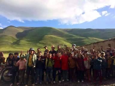 �Ĵ����β��������ݵش�ƫƧ�Һ���4000���׵ĸ�ԭ�ش������ź����Եĸ�ԭ���򣬵����кܶ����񾭼����������ѣ����ຢ����ѧ����ѧУ����ס�ޣ�������Щƶ�����ӣ���ЩѧУ���ڽ�ƫԶ�ĸ�ԭ�ϣ�ѧУ��ʳ�Ķ�Ҫ��������������Ӧһֱ�����ϣ���ʳ��Ӧ���㣬Ӫ�������������ձ���ڵ����⡣