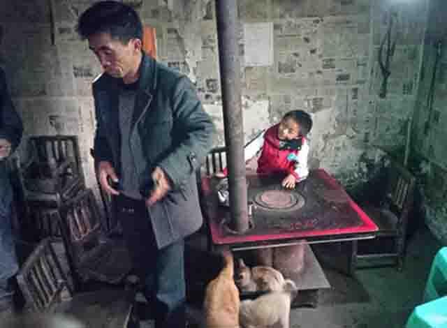 ��ĸ�׻��������Ҿ�ֻ�ܳ��̷ۣ��ټ��ϼ�ͥ�������������Ӫ�������ϣ�����ʱ���ӵ��ȳ����������ߵ�֢״����������Ҳ��֮���Σ����״���������飬�����ϳ��ǽ�ˣ��Ӵ˾������˲���ҽ�εĵ�·���ڶ϶�������ҽ����Ƿ��������ծ��