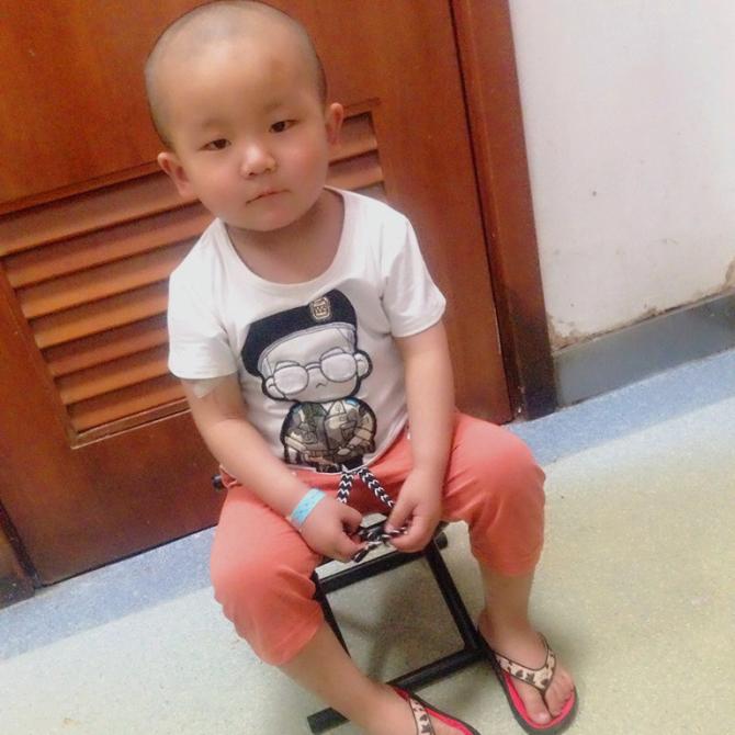 ���̴�����ȥ������ҽԺ��Ѫ�����飬ѪС��ֻ��20��ҽ����������תԺ��ת����������ҽԺ��Ѫ�����飬ѪС��ֻ��18��ҽ�������ǰ�Ѫ�������ӵĴ�������̴�������ҹȥ֣�ݴ�ѧ������һҽԺ����һ����飬�Ǵ����󱨸���ʾΪ����B�ܰͰ�Ѫ����