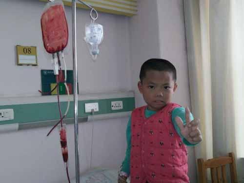 ��С����ȷ�����������˶��ڴ���С����ȥסԺ����Ѫ�����ӡ�ԭ���������������������ˣ�����Ϊ���չ˺��ӣ��޷��������������ӹ��÷ǳ�������ͬʱ��ҽԺ��Ѫ��Ҳ���ϵ���ĥ�ҳ���С����������Ѫʱ����Ѫ����Ҫ������������Ѫ������Ѫ������ƫ��ʱ�������Ȱ��š�