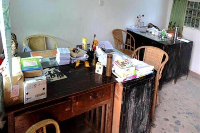 ���ǣ���������Ŀ����飬�˽�����Ϥ��İ�����������硣���ǣ������鱾�⣬ѧУ�Ŀ����鼮�����޼����¾ɵ������û���㹻��ͼ��ڷţ��ѱ�������Ʒռ����һ��롣