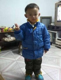 ���Ƶ����ڣ���������������ҽԺ�Ѿ������ꡣ��Ϊ���˵Ĵ������Ϻ����һ���̶ȵİ̺����������Կ�����·��ʱ���ǹ��ű�������һ��С��ͷ���ڻ�һ��ĵ��Ͼͻ��Ը�ͷ��������Ϊ�̺���������������˯���ž����ְ�������������İ���ץһץ����һ�ģ��Ż��һ�㡣