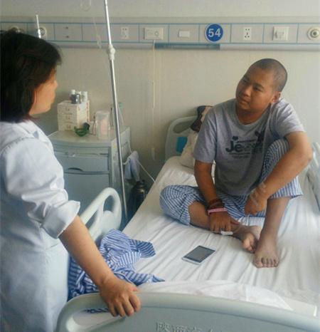 ͨ�������˽������������˵İ���Ĵʣ�֪�����ֲ������ƻ��Ѿ޴󣬶��������ʲ��ߣ����ǵ���ͥ�����������������Ǹ��׸�����Ҫ��ǿ�����Ű�ο��˵&ldquo;��ѽ���Һ����軹Ҫ������������������أ��������۾�Ҫ��ҽ���Ļ�����ú����ҽ�������ƣ�Ǯ�������Һ�������&rdquo;�����˸��׵Ļ�����ѡ���˼������ơ�