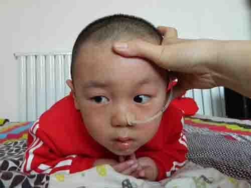 �������Ǻӱ�ʡ�ȷ��а��������ׯ�ˣ����Ķ��Ӳ�����1��4����ʱ��Ȼ�������Բ��ѣ���ɫ���ϣ���ô�ж�û��Ӧ����æ����120������ҽԺ���ȣ���ʱ���Ӻ�����΢����ҽԺû�ж�ͯ�������������ҵ�ҽ���ͻ�ʿ�����ֶ���ѹ���� �����˹�������������һ����Сʱ���Ӳ�������������