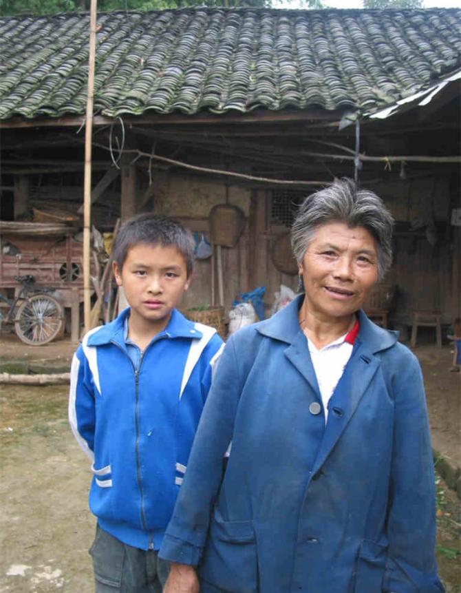  С������11�꣬��Сѧ5�꼶����Ϊ�������أ�����������С��ʱ��������ˣ���֪ȥ�򣬶���δ��������С���������������������̣�һ�������˶��ꡣ���������ಡ���������������Ǯ��������ѧ���������������������϶������̺�үү���չˡ�