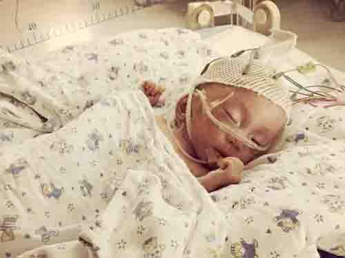 ���ߵ��˶�Ȱ�����������ֻ���������������˲���������ᣬ�����Ƿݲ�����尾�������ж����ѳ��ۺ�֢�����й���ʮ�ֲ��ף�����3�βŲ���С�漣����̥ͣʷ�������ޱ���ϧ�뱦����ÿһ����Ե�֡������漣��סԺ6�����£����鲻�����򣬷�����Ⱦ���ѻ���27�����Ǽ���ȫ���Ļ����ծ���ۡ�