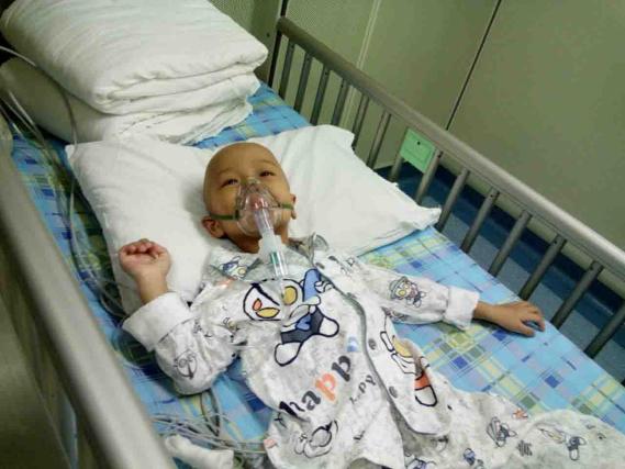 ��ҵ�ڽ���9��17����������,ס���Ϸ�ҽԺ׼��������Ѫ��ϸ����ֲ������9��25��,С��ҵ��ܽ���������,10��8������ֲ��ְֵĹ��衣������������ҵ��ʼ����,һ�ȸ���40��,������Сʱ����,һֱ�������췢�ղŵ��Կ��ơ�