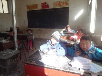 �����л��ɵĽ��죬���Ÿ���ʡ崲����˻�ѧ���ϼ�ɽѧУ�����м��¯�Ӻ���Ͳ������һ�����ᡣ