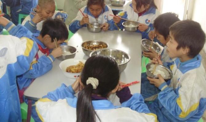 ��������ɫ���Խ�����Ŀ��֧���������ڳϣ��Ϊ����֥������ԪСѧ��ëʯ��Ž�Сѧ��ëʯ������Сѧ3�����Сѧ�ṩ3����Ϣ���������