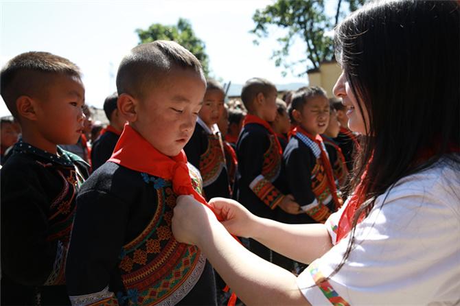 ���ڼ�����˵���������ر��һ��&mdash;&mdash;������Ƕ�ͯ�ڣ��������������ȶӵ����ӣ�����ĳɼ�һֱ�ǳ��ã����Ǽҽ��5�������ڼ�����С�������������Ϊ������ûǮҽ�ζ�����Ͳ����ˣ��ǰְֿ����˷��򹩼������Ӷ��顣��˼����С�ͺܶ��£�ѧϰҲ��Ŭ����