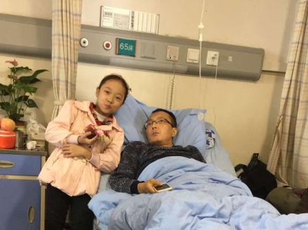 �������60������������Ѫѹ����2012�������������������ĸ����Ҫ���������л�����Сѧ���꼶��Ů����Ҫ������֮ǰĸ������ʱ�����ݽ�������Ԫ��δ���塣�����Ѿ����չ��Ҷ���ȥ��ʱ����������΢����нˮ�����Ÿ߰���ҽ�Ʒ��á�ԭ������ƶ�ļ�ͥ���ܾ��ܵ�����˾޴�����ѣ�