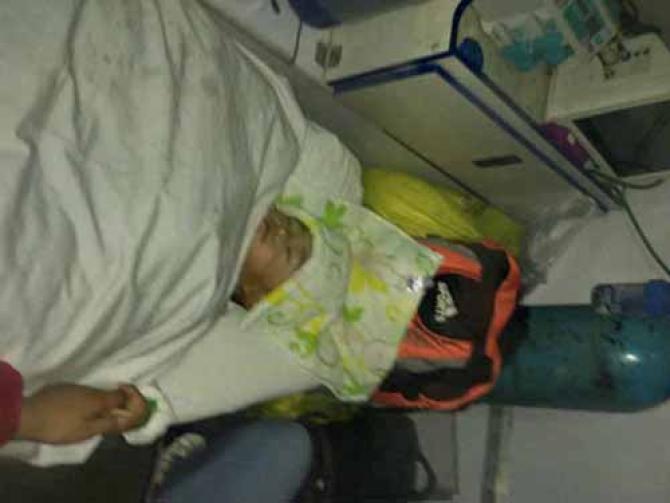 ���ɵ�ʱ�ڰ�����ũһʦҽԺ���ƣ����Ǻ������ڴ�����ض����ˣ�����ҽ��ˮƽ�����ޣ�ҽ����������ת����ҽԺ���ơ����Ǻ��Ӹ�ĸ���˾Ȼ�����ҹ1200�๫��ֱ�����о�����ҽԺ��