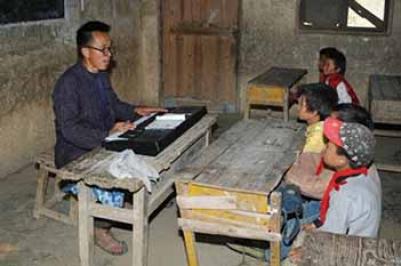 ����Ŀ���¡� ����û��Ѥ���ĵƹ⣬ֻ���ƾɵĽ��ң�����û�д��Ż������εĸ��֣�ֻ�д��������Ϲ�������Ь����������ʦ������û�з��ķ�˿��ֻ�п������ֵĺ�����&hellip;&hellip; ��������ʦ�ĸ������Ǻ����������������������������ĵ�&ldquo;�й�������&rdquo;��