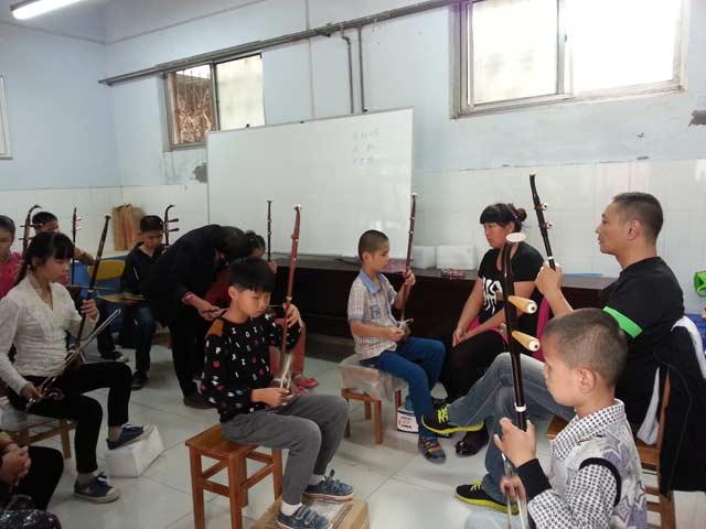 ���˵������ǳ�΢С������Ҳû�������ı����硣����ʱ��һ���˵��������Ǿ޴�ģ���Ϊ�����Ըı���һ���ˣ����಻�٣�����һ����