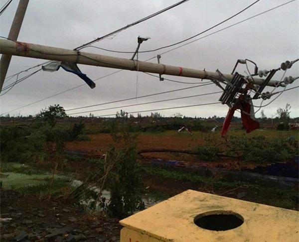 ����ǿ�ȵ��������ҹ�������������ж������ȼ�ΪEF-3����������17�����ϣ����������ĵط�Ϊ�˿ڳ��ܵ�������������൱���ء���ֹ��6��23����8ʱ����������51�ˣ��ϰ������ˡ�