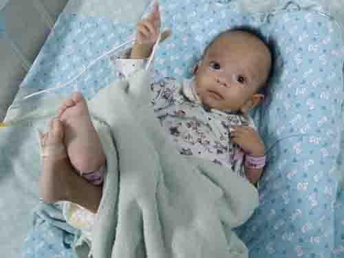 С���ɴӳ�������������ҽԺ�������ƣ������Ի���������֧����ҽ�Ʒ����Ѿ�����ʮ����Ԫ������Щ����ȴ�Ǹ�ĸ�Ĵ����������ѽ����ģ�С����ÿ������ƷѴ�Լ1200���ң����ɵ��������ֻ�ܺ��䷽�̷ۣ�����һ�޵��䷽�̷ۣ�����Ҳ�����Ը����ġ�