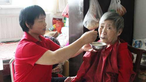 ����Ʊ���ߡ� ��������ۼƳ���100Ԫ�İ������ѿ��Կ��߾�����Ʊ���뽫������λ���ơ���ϵ�ˡ���ϵ�绰���ʼĵ�ַ���ʱ��Լ��������뱸ע������������Ŀ���ƣ�������&ldquo;��������&rdquo;��&ldquo;�ҵľ��&rdquo;��¼�Ľ�ͼ������Ϣ����lei@lnkf.org.cn�����һ�ȷ�Ϻ󽫾����ʼľ�����Ʊ��