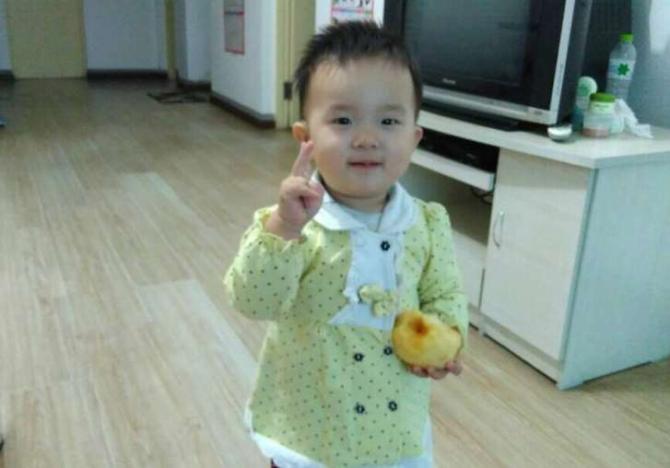 С�����ĸ�ĸ��������ʵʵ��ũ�񣬺��ӵ�ĸ�׻��к��һֱ�ڼң��ְ���һ�ҳ���������ά����������С���������󣬷�����շת���ص����ظ�������飬Ҳ���˲���Ǯ��