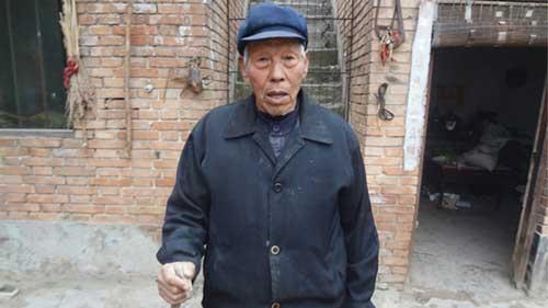 ����79������ι����˺��ϰ�һ���������������Զ���½��򹤵Ķ��ӡ����ӹ����ص�·;ңԶ��Ҳ���ܳ��ؼҿ��������ι�ȥ������Ϊ�з絼���ж����㣬ÿ�¹�ҩǮ��Ҫ���߰�Ԫ��ÿ��100��Ԫ�ĵͱ�ȫȻ�����ճ�����������������ľ��Ǻ������ܾ������������Լ����ϰ顣