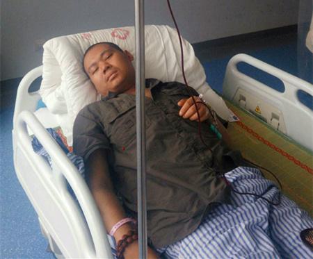 2015��12�£�ҽ��Ϊ�����˹�����ֲ������Ϊ��ֲ���ҾͿ���Ȭ���������������ʹ�࣬�����Լ�һ��Ҫͦ��ȥ���������ʱ�ھͻ��������˭֪��ħ��һ�ν��������������ҡ�2016��5�·ݵ�һ�ζ��ڼ�飬������ʾ���鸴������������һ�ΰ�ȫ�ҵ�ϣ��Ĩ��