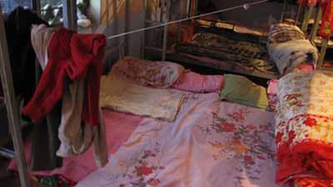 Ŀǰ���ҹ����ض�ͯ����6000����������׶μ��޶�ͯ�Ѵ�3276������60%�����ض�ͯ���ر�����������������  ������ʾ�� 45% ����ѧУ��1-2�꼶������סУ���� 50% ����ѧУ�����������ӹ�˯һ������ 47.3% �ĺ��ӳ��и����������ţ� 63.8% �ĺ����й¶��� &hellip;&hellip;