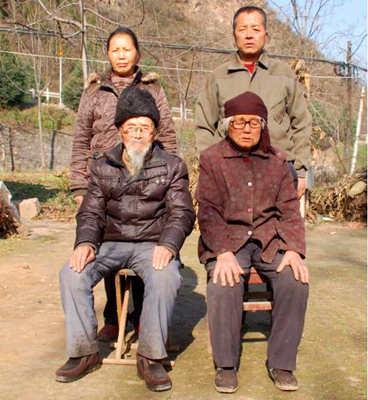 5����ս�ϱ�κ������1943��7�£��ڱ�����ƺͷ����ͷ����׳���ڷ������Ӧ�����飬�����������������38��17ʦ51��8��1�š���38�����ӵ����Ϲ��ء���ʦ����ˮ�ȵ����վ���ս����ֹ�վ����֡�Ŀǰ����״������ж����㡣�ϰ齡�ڣ�����һ��һŮ������������־���塣�����ر����ѡ�