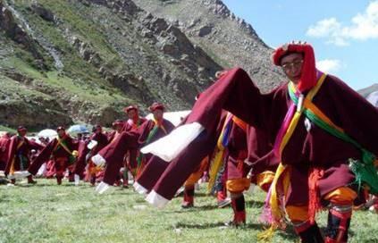 ���ݿ�֤�͵������׿��Ĵ����������׷�ݵ���������ʱ�����ഫ�ɾ�������&middot;���������үү��&middot;�������͵�ʱ�ǰ������죬�����������������&middot;�������ͺ���ʦ�����첼�������ʰ��������������ϸ�����μӸ���������ķ�����Ļ����ݳ������˸�������������������700������ʷ��