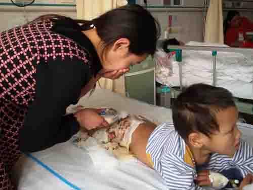 ����������˵�Ŀǰ�Ѿ���ȥ��3���Ԫ����Ϊǰծδ�壬�ٽ�Ҳ�ѣ������ӵĲ��鲻�ܵ��顣���ǣ�үү�ӵ��ص������絣������2��Ԫ�������β�������ȥ�꺢��������Ϊ�Թ�סԺ����һ��࣬���С�����������ˣ�������ͥ���ٴ�������Σ����