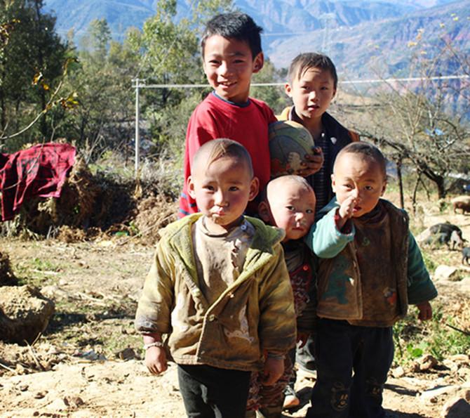 �߽�����洦�ɼ���������ɪɪ�����ĺ�����������Ͷ�����ˣ��