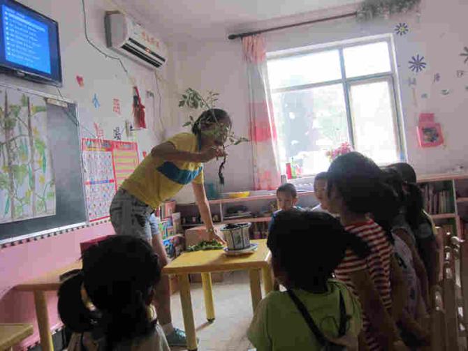 ��Ŀִ�мƻ� ���϶�ͯ�����Կ���ѵ����Ҫ1���ʱ�䣬ÿ�·���2000Ԫ���ҡ�������Ŀ������5������Ϊ2015����԰�ĺ��ӣ��ƻ�ÿ����������2��Ԫ������ÿ�µĿ������ò���