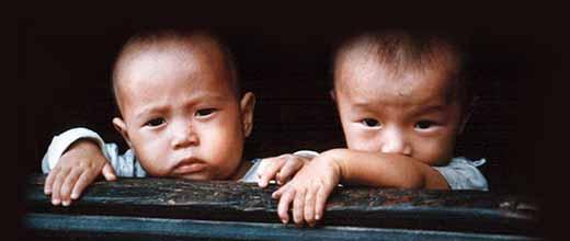 ������Ҫ��ʲô��     &ldquo;�¶����ϴ��ж�&rdquo;������Ϊȫ�������ڲ�ĳ���30����18����Ĺ¶��ṩ�ش󼲲����汣�ա�ÿ50Ԫ�ƿ��Ϊһ���¶��ṩһ�걣��Ϊ10��Ԫ�Ĵ󲡹��汣�գ�ȫ�渲�ǰ�����������������Ѫ��������˥�ߡ����������ϰ���ƶѪ����֢��������12�ֶ�ͯ�����ش󼲲����ù��汣��Ϊ�й���ͯ��������ר��������۽�Ϊ�м۵�Լ1/4��