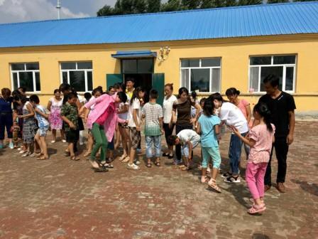 ��ĸ�����һֱ�Ǻ����ǵĿ�����ͨ�����������ʣ��ڳ�����ũ����3�����СѧΪ�����ǳﱸ��չһ�������ɫ�������ڣ�ͨ��Э�����뺢�Ӹ�ĸ���磬�뺢��һ��μӻ��������˶��ᡢȤζ���ӻ����Ȼ���ú��Ӹ�����������֣��ø�ĸ�Ժ��Ӹ�������ذ����ú����ǹ¼ŵ�����õ������ο�塣