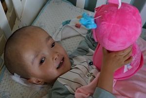 ��������ʱ������Щ��ɬ���ܵ���ͷ��Щ������˼���ܱ��չ˹����İ����Ƕ��ڶ����������ޣ�˵�����¡����ʣ����չ�ͬ�ݵĵ��ã�ι��Ҳ��������ǫ�ø����ã�˵�Լ��Ǵ���������һ���ԡ�����˵������ͷ���������᲻��̫��������С�ַ����ð������е����ѣ����ϴ��ź��ߴ��ŵ�Ц�ݡ�