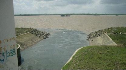 ����������բ�򳤽����ۡ�����Ŀ�ƻ���2016��5����2017��4������ͨ��ͨ��ʵ�ص��У����뻷����Ϣ�������˽���ͨΣ����ҵ����Ⱦ�ͻ�����״�����ƻ����ٶ�20����ҵ����ʵ�ص��У�������������1����Ⱦ��ҵ���������ϡ���û�л���������ٵ���ҵ���оٱ����ල��ҵ���ġ�