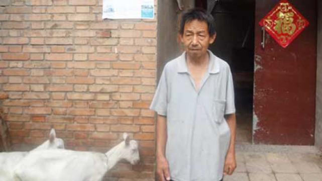 ���������66�꣬������������ǰûǮ�β�ȥ���ˣ���һ˫��Ů���������ؾ������֢������Ů����20��ʱ��ҳ��ߣ�����������Ѷ���������Ա��ڼҼ��������š�������ÿ��Ϳ�����ͼ���������ά���Լ��Ͷ��ӵ����