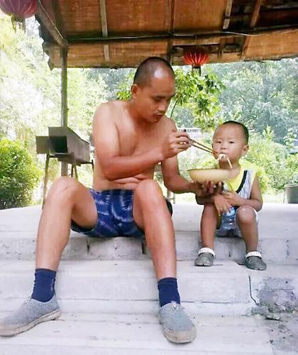 �����������ƵĹؼ�ʱ�̣���ħ������ʴ���壬�������Ե߸����������վ��᲻ȥ�˼�����顣�����Ⱦ�������꺢�ӵĸ��ף����Ҷ������и������Ҹ���ͯ�꣡���������������֮�Ҷȹ��ѹأ�