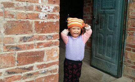 С�굤���ֱ��ص��󣬼���һֱ���̸�������Ȼ������һ������Τ������ͨ���������ɷ�ĵ绰���������������С�����ͽ��С�Ʒ�ͨ����С��������������˵��&ldquo;��㣬̫������ȥ�ջ������ҵ��֣���û�����ˡ�&rdquo;����������С����˵�������Ļ���Τ����˵�������ļ�ֱ����һ�㡣