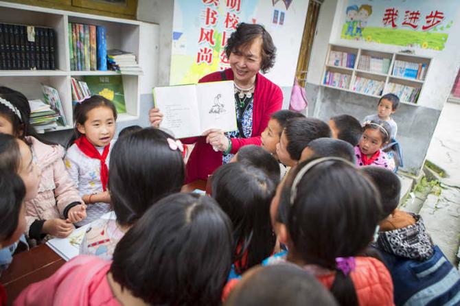 һ���༶ͼ���ֻ��Ҫ1500Ԫ���ɱ���Ч���ã��ɸ������ƹ㡣һ������ʽ��ɫ���250Ԫ��70����ѡ����1050Ԫ�����˷ѣ����Ķ��ƹ�200Ԫ���༶С�ͻ��ȫУ�����¡��汾����ݵȻ����Ư���Ĳ�ɫ��ܺ�������ɫ��ͼ���������˰༶�Ķ�ѧϰ���գ�ٲȻ�ǰ༶���һ�������羰��