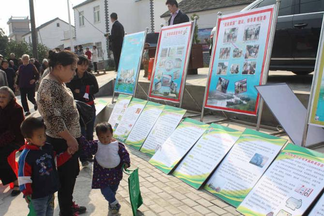 �ž�����ũҩ��ʹ�ã������еͶ�ũҩ��ʹ���������ջ���ũҩ��װ������25�������ϡ�������10��ũ��ǩ����ŵ�飬��ŵ�䲻ʩ�ý���ũҩ���߶����߲���ũҩ��α��ũҩ���еͶ�ũҩ��ʹ��������50%���ϡ�