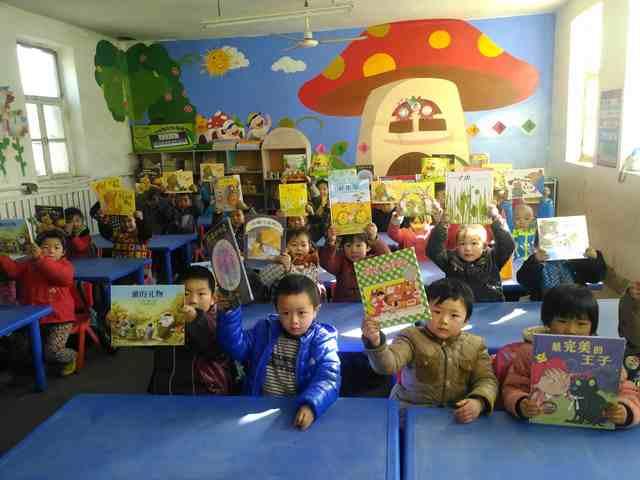 ���ǽ�Ϊÿ��ũ���׶�԰�䱸200�������׶��汾������Ŀ����������ͬ�ô��ƻ��&ldquo;ǧǧ��&rdquo;��ͯ����Ϊ��Ŀ�ṩ������Դ����ũ���ʦ���й�����ѵ��ʹ��ʦ��������չ�����Ķ�����Ӷ������׶����Ķ���Ȥ����չ�׶�����Ұ����ÿ��ũ���׶����ܰ����Ŷ����Ĺ��¿��ֽ����ĳɳ���