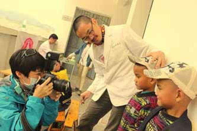 ��������ô���� ���ǽ�ļ������ϣ��֮�����𣬽�����������ƶ����ϣ�����̺������������������裬Ϊ��粡�˼�����Ů���ṩ�Ѿ�����Ԯ����Э����粡����Ů��ѧ��ҵ���ṩ����ѧ��ְҵѵ��������������������������������ػ�������ϡ�ͬʱ�����ٰ�����ѧ��ƫ��֧�̷�������Ӫ��Ԯ������������ƫԶ����������Ⱥ��